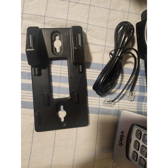 VTech 2 Handset Phone System w Digital Answering System & Caller ID/Call Waiting - Picture 8 of 11